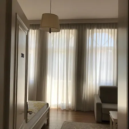 Amfiteatri Boutique 4* دراس