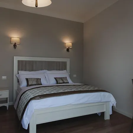 Hotel Amfiteatri Boutique 4*