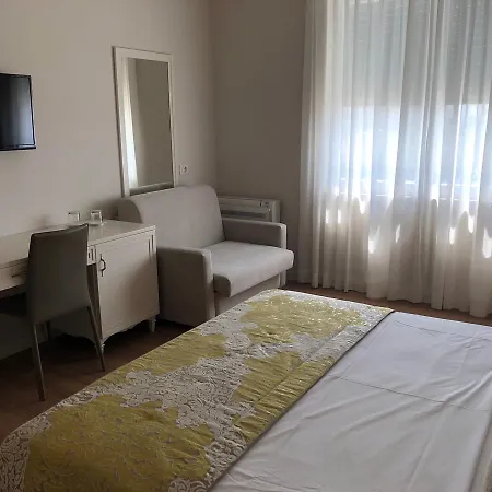 Amfiteatri Boutique 4*