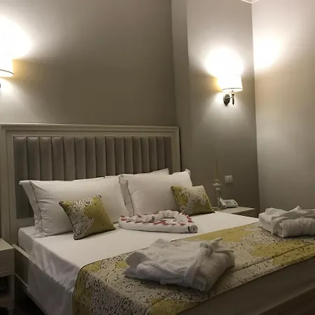 Amfiteatri Boutique Hotell 4*
